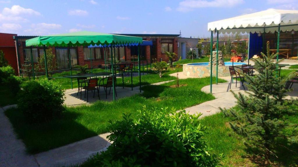Hotel Lilo near Airport Tiflis Exterior foto